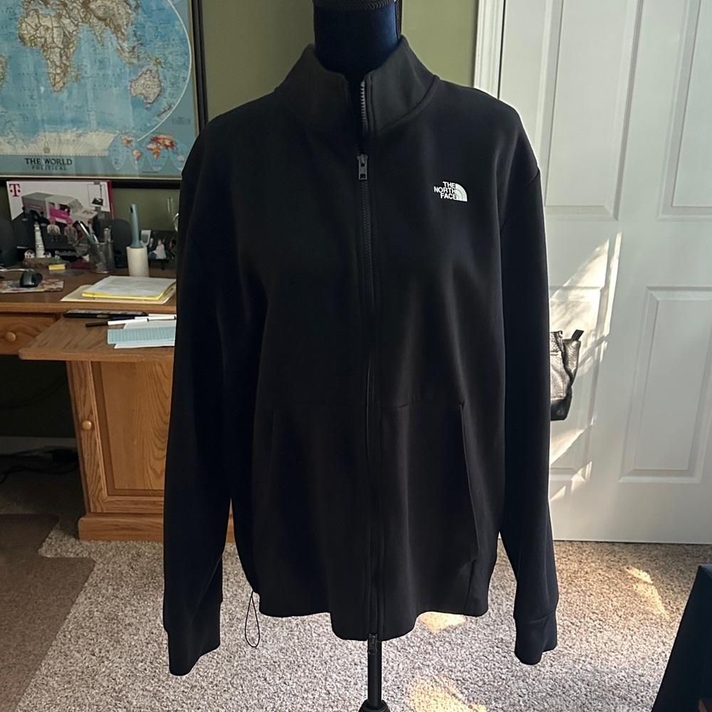 The North Face Men’s full zip lightweight jacket